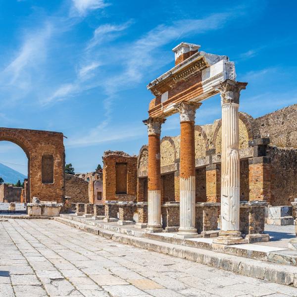 Private transfer from Napoli with stop in Pompeii